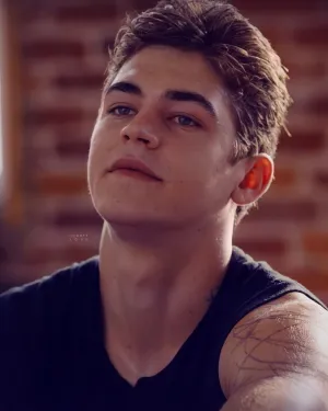 Hero Fiennes Tiffin