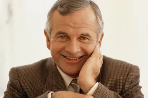 Ian Holm