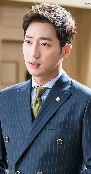 Lee Sang-yeob